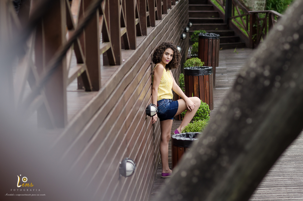 debutante posando para foto no ensaio ao ar livre