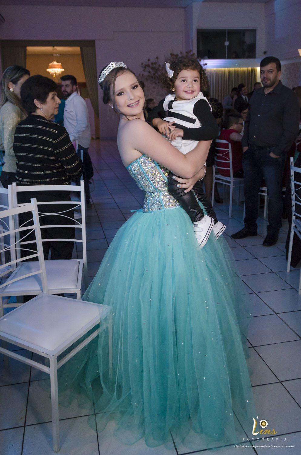 debutante com parentes