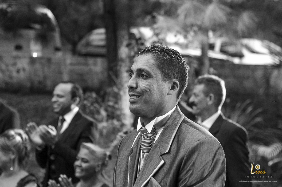 noivo aguardando entrada da noiva