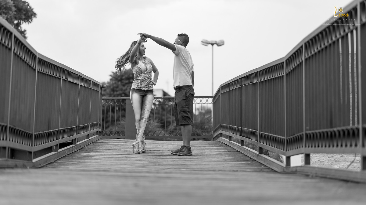 casal dançando sertanejo