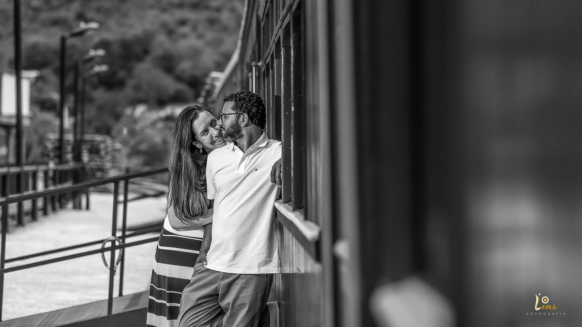 casal no trilho de guararema