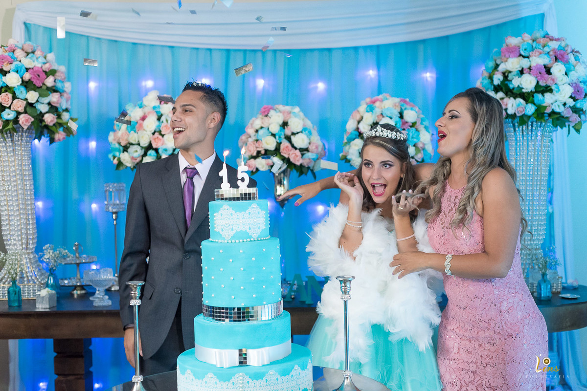 aniversariante se assusta com confetes nos parabéns