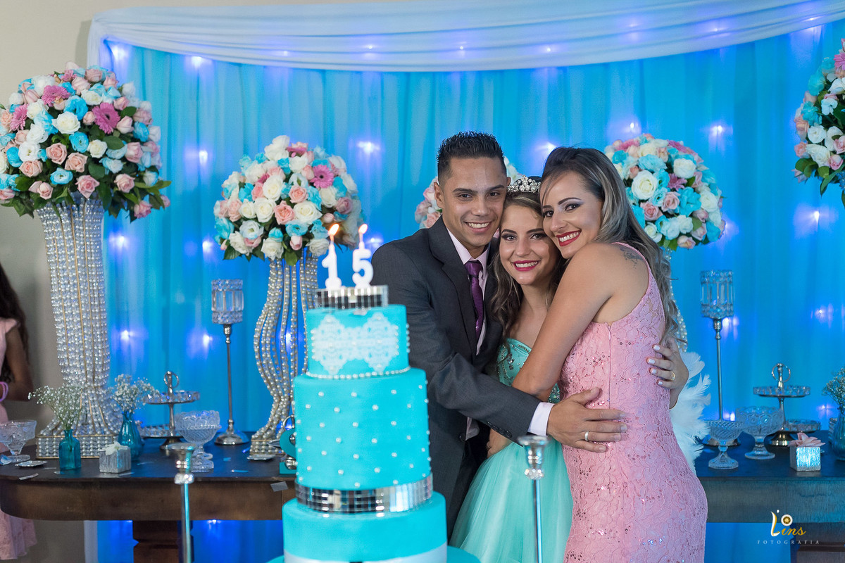 abraço entre família