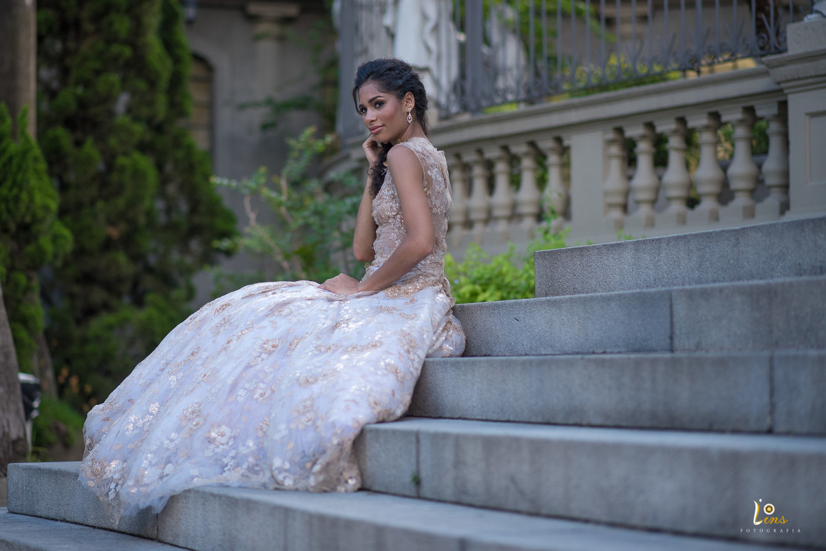 noiva na escada igreja nossa senhora do Brasil