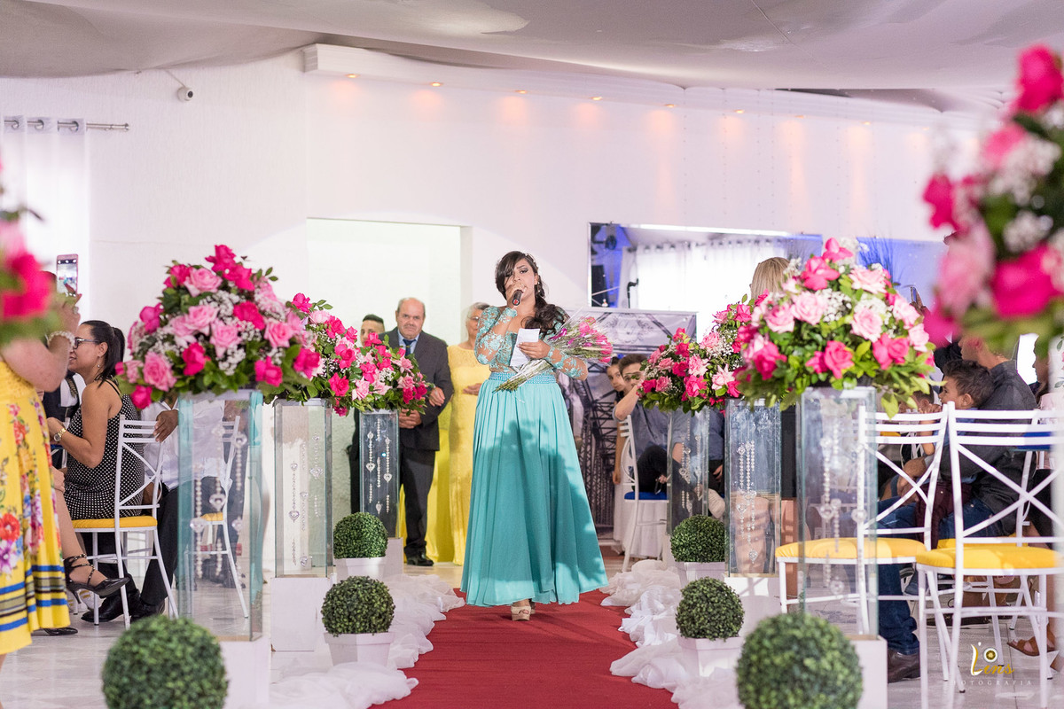 daminha entra cantando em cerimonia , fotografo de casamento em guarulhos