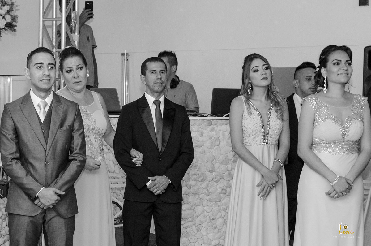 noivo e padrinhos aguardando entrada do noivo, fotografo de casamento em guarulhos