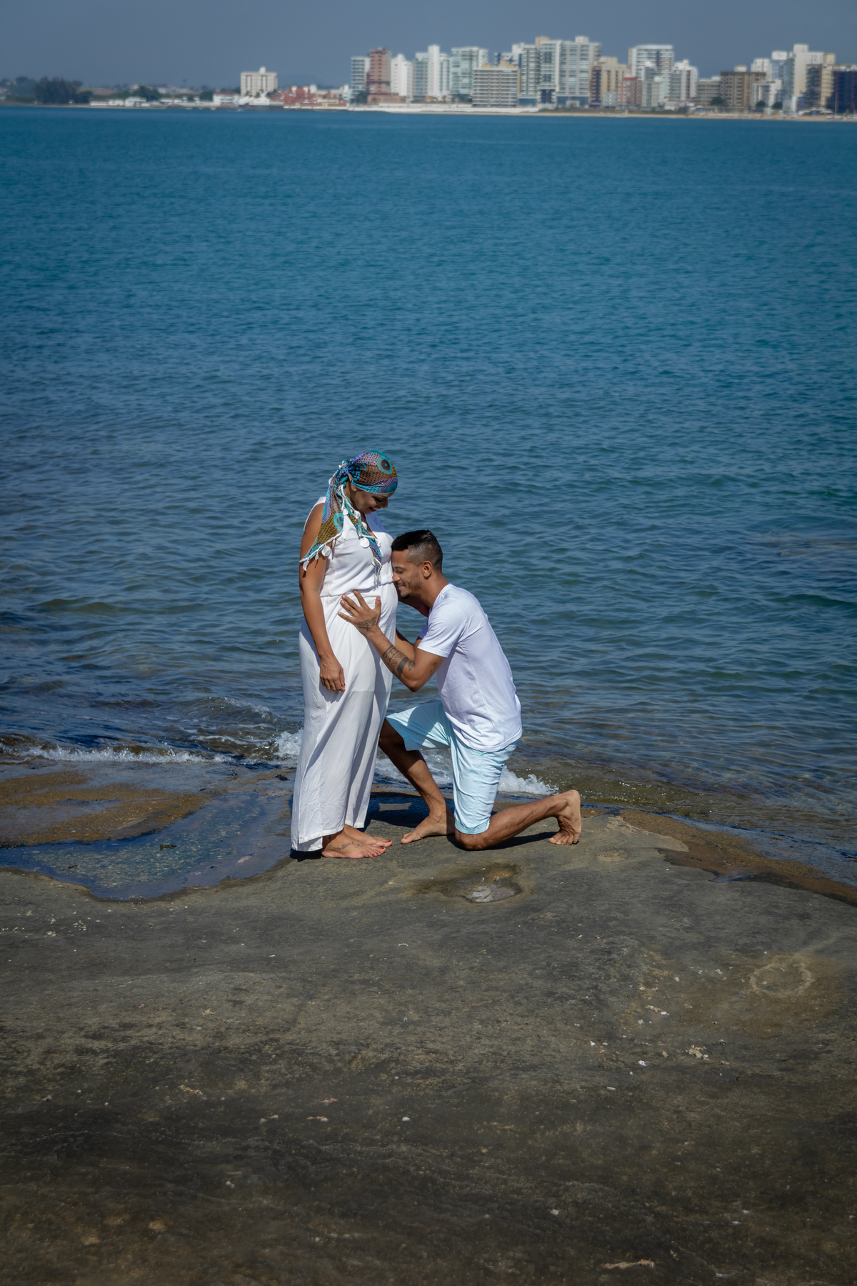 Adriana e Gabriel à espera de Benjamim por Cristiane Libardi em Guarapari/ES