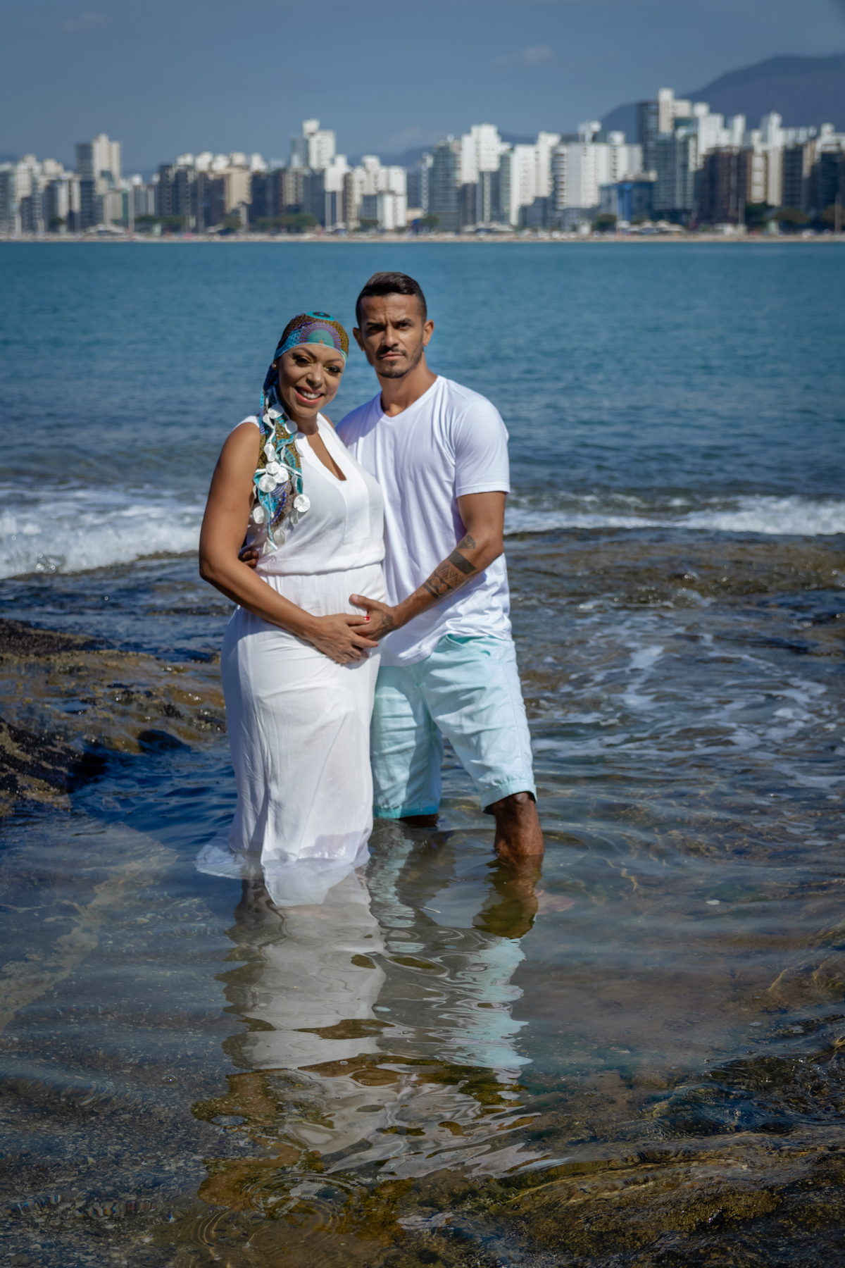 Adriana e Gabriel à espera de Benjamim por Cristiane Libardi em Guarapari/ES