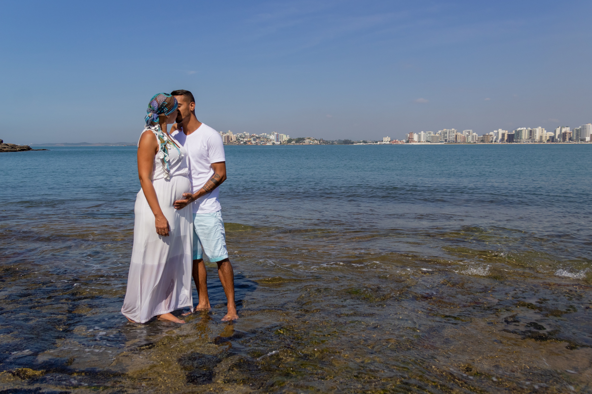 Adriana e Gabriel à espera de Benjamim por Cristiane Libardi em Guarapari/ES