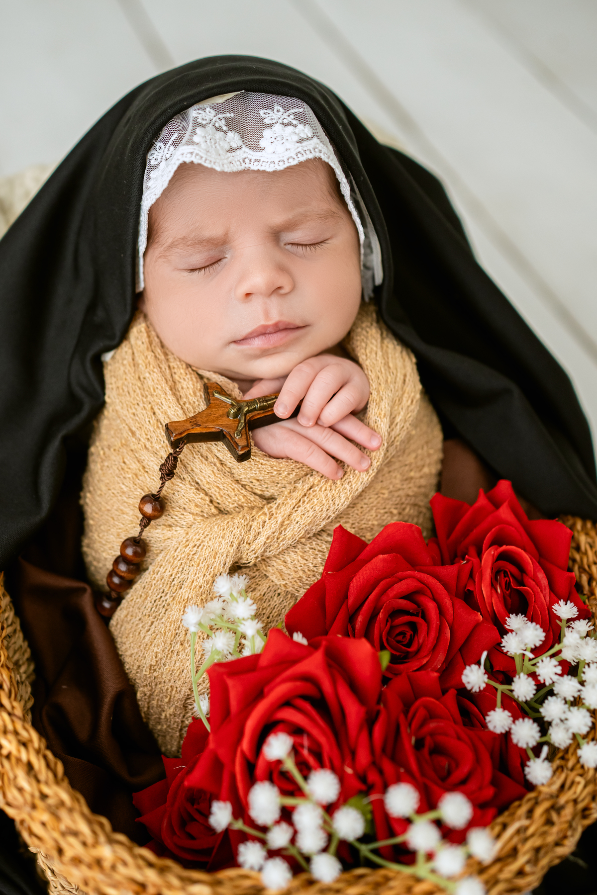 Devota de Santa Teresinha, a família quis muito uma foto que representasse isso. 