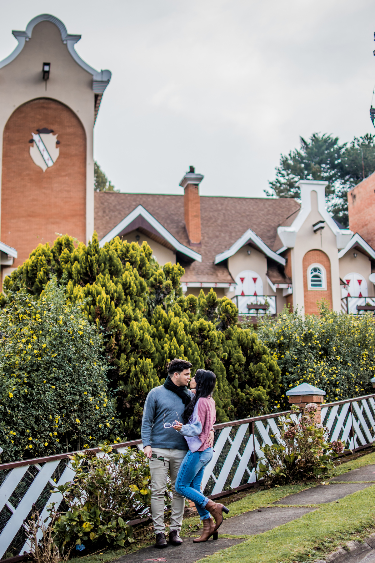 casal apaixonado em campos do jordão