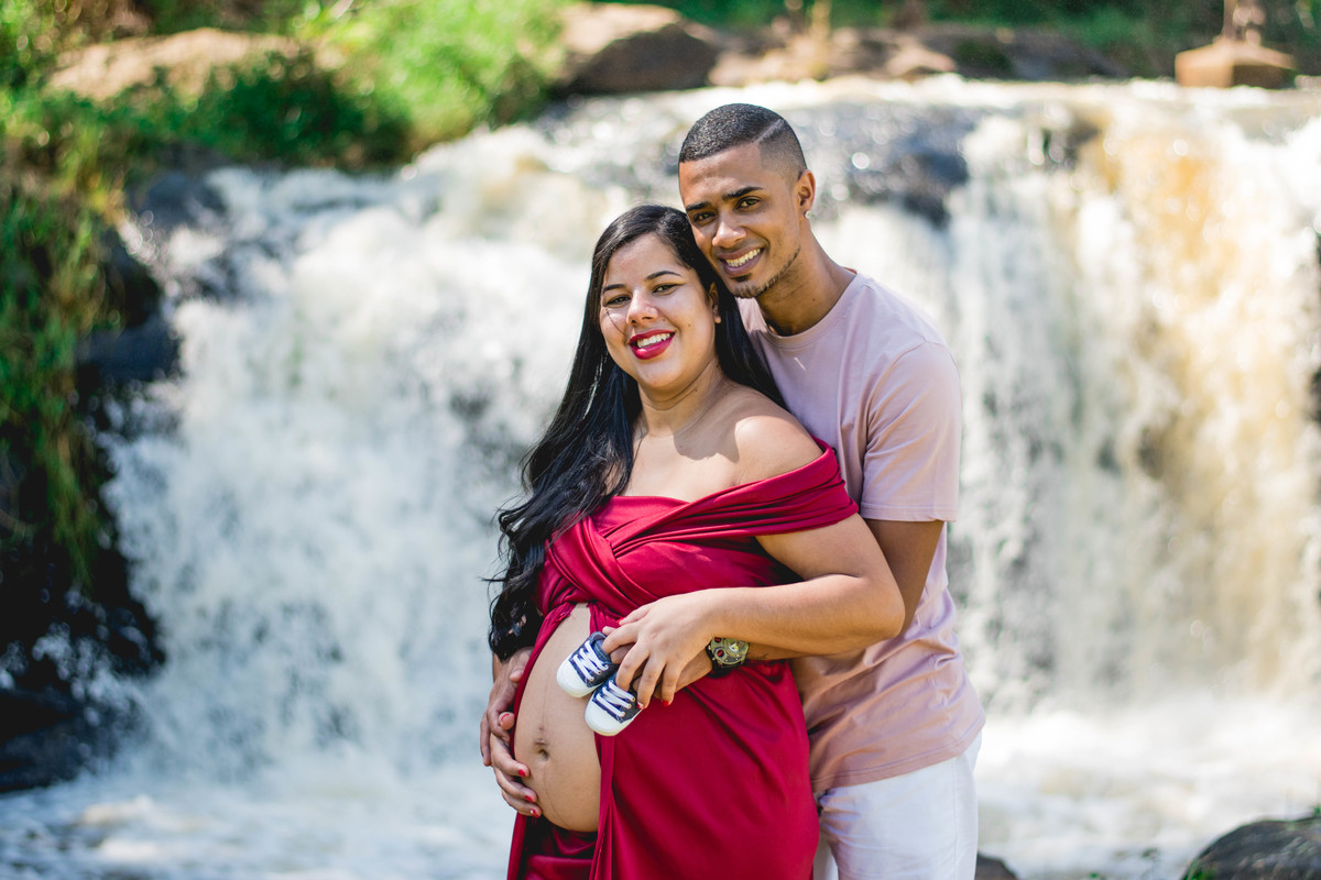 ensaio de gestante na cachoeira