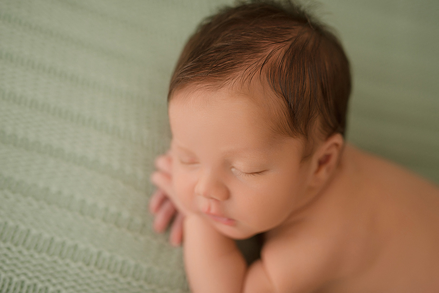 fotografia newborn em caxias do sul 
 bebe sonolento  em Caxias do Sul