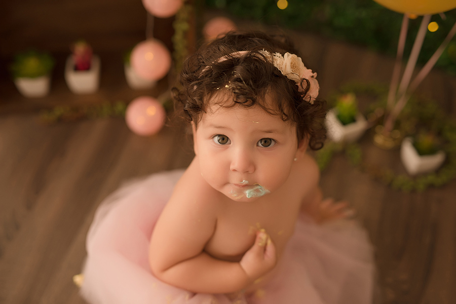 fotografia infantil em caxias do sul 
 menina suja de chantily  em Caxias do sul smash the cake