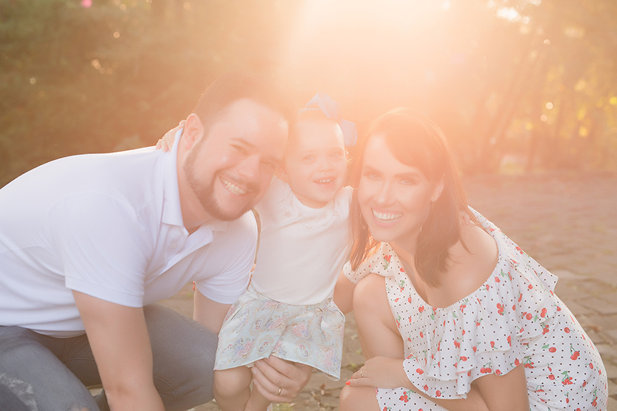fotografia de família em Caxias do Sul com a família abraçada