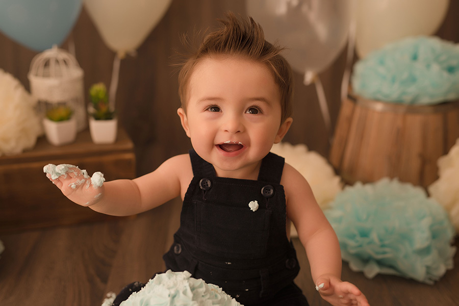 fotografia caxias do sul smash the cake caxias do sul menino com o bolo azul