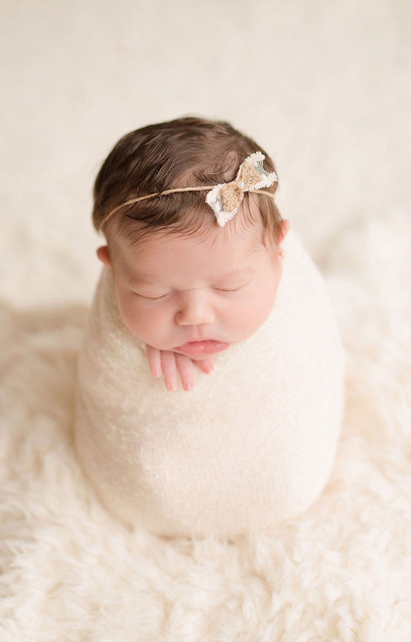 Fotografia newborn caxias do sul Morgana Perini pose do saco de batata