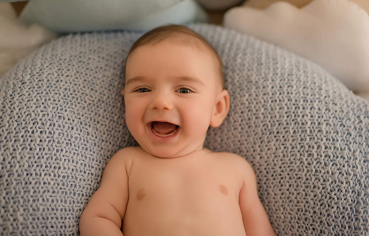 foto de bebe em caxias do sul fotografa morgana perini bebe sorrindo