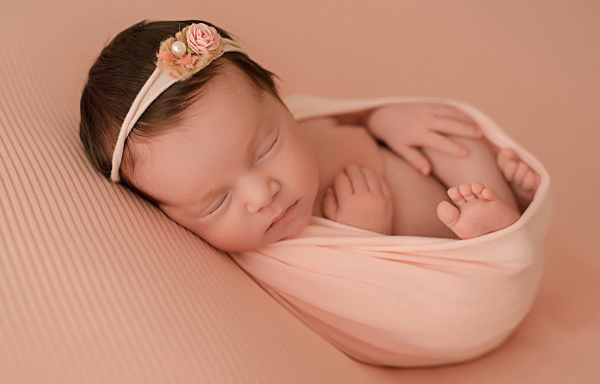 foto newborn em caxias do sul fotografa morgana perini bebe enroladinho