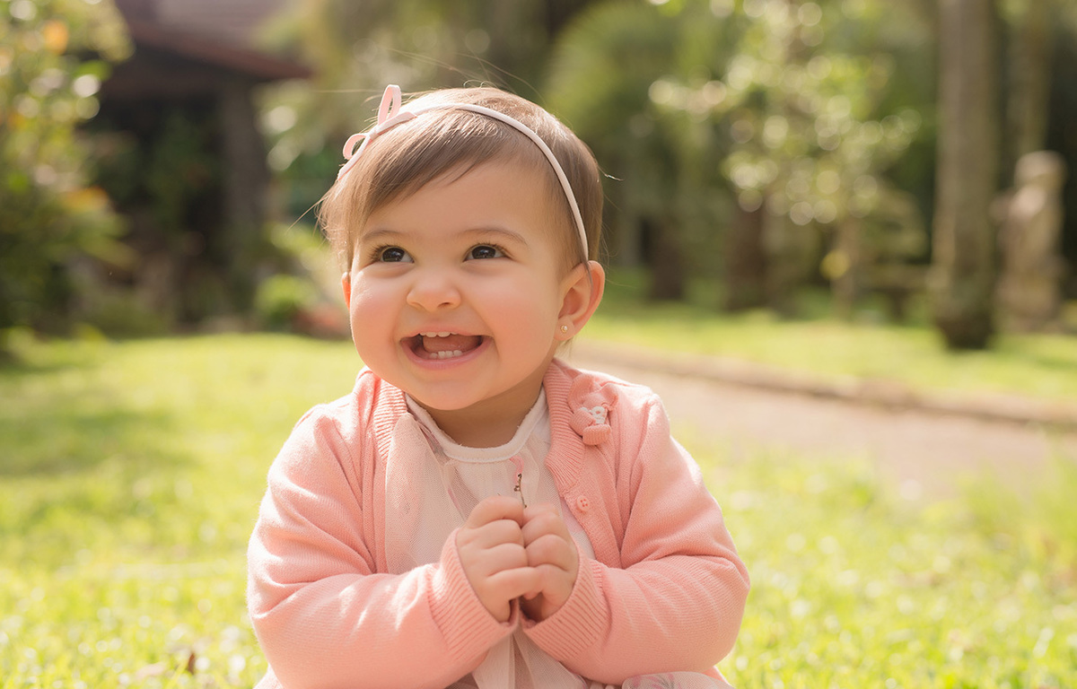 foto de bebe em caxias do sul fotografa morgana perini bebe sorrindo