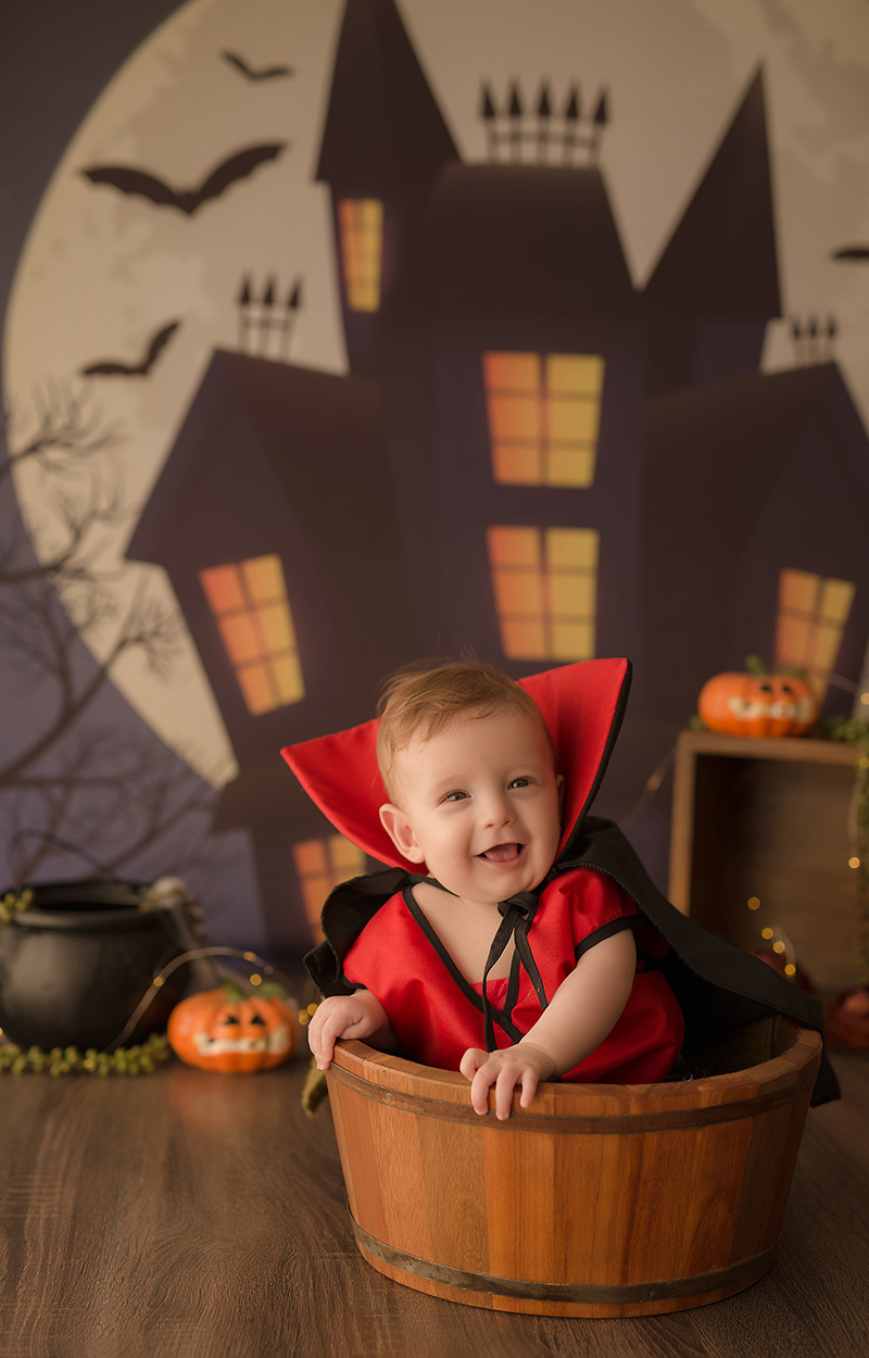 foto de bebe em caxias do sul fotografa morgana perini bebe em cenário de Halloween