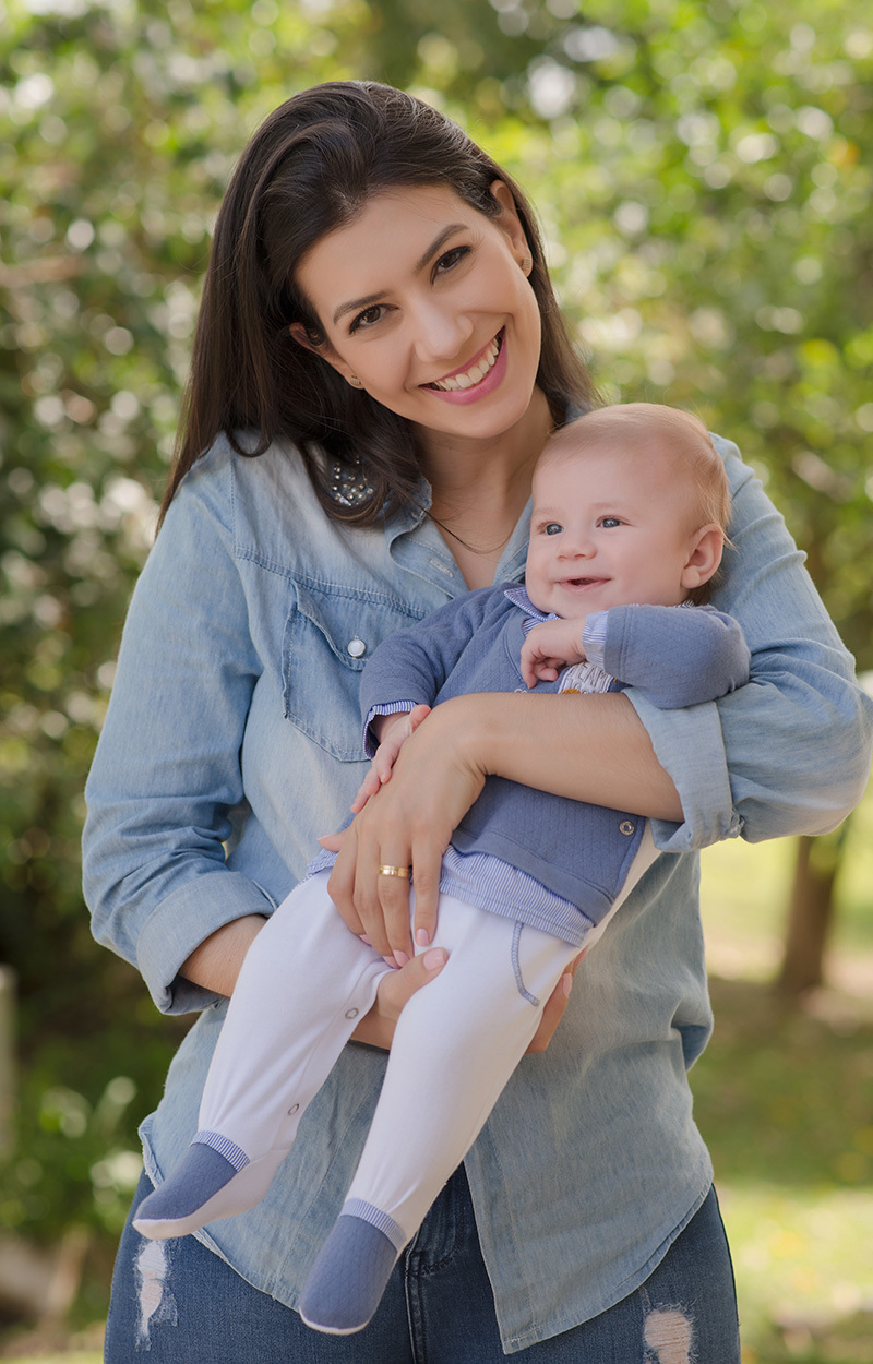 foto de bebe em caxias do sul fotogra morgana perini bebe no colo da mae com roupa azul
