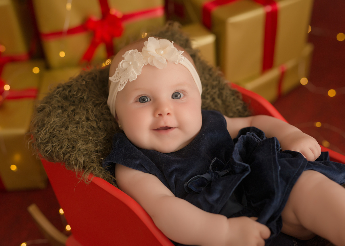 foto de familia em caxias do sul fotografa morgana perini bebe deitada no treno