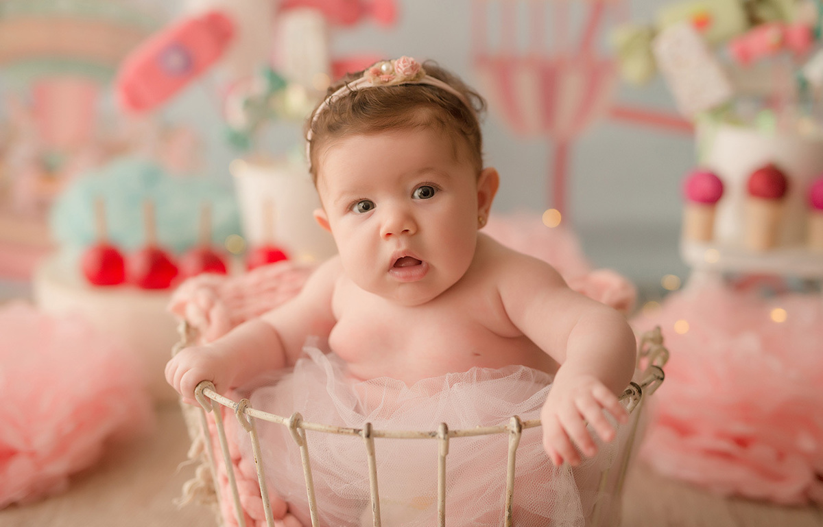 foto de bebe em caxias do sul fotografa morgana perini bebe com saia de tule rosa
