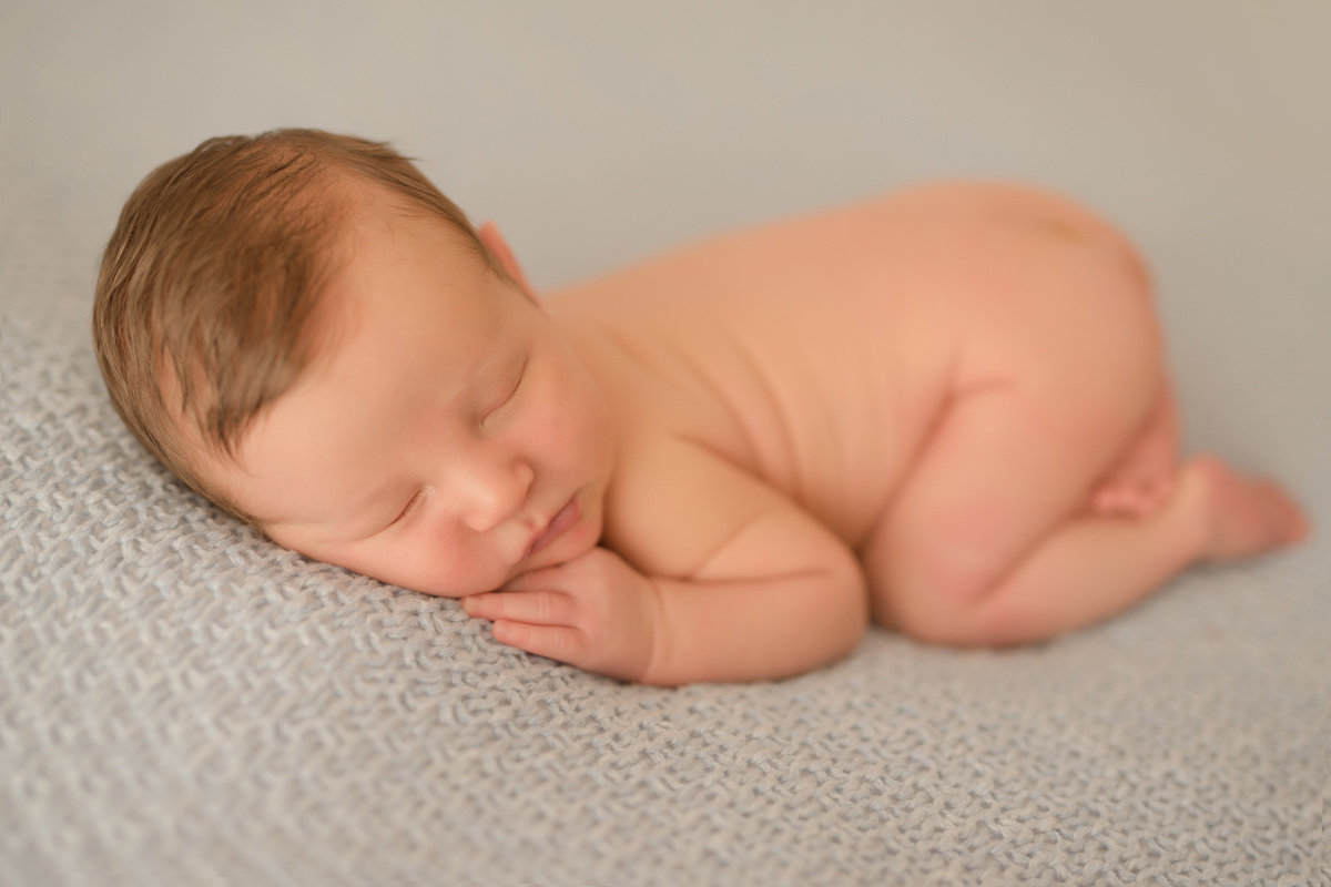 foto newborn em caxias do sul fotografa morgana perini bebe deitadinho