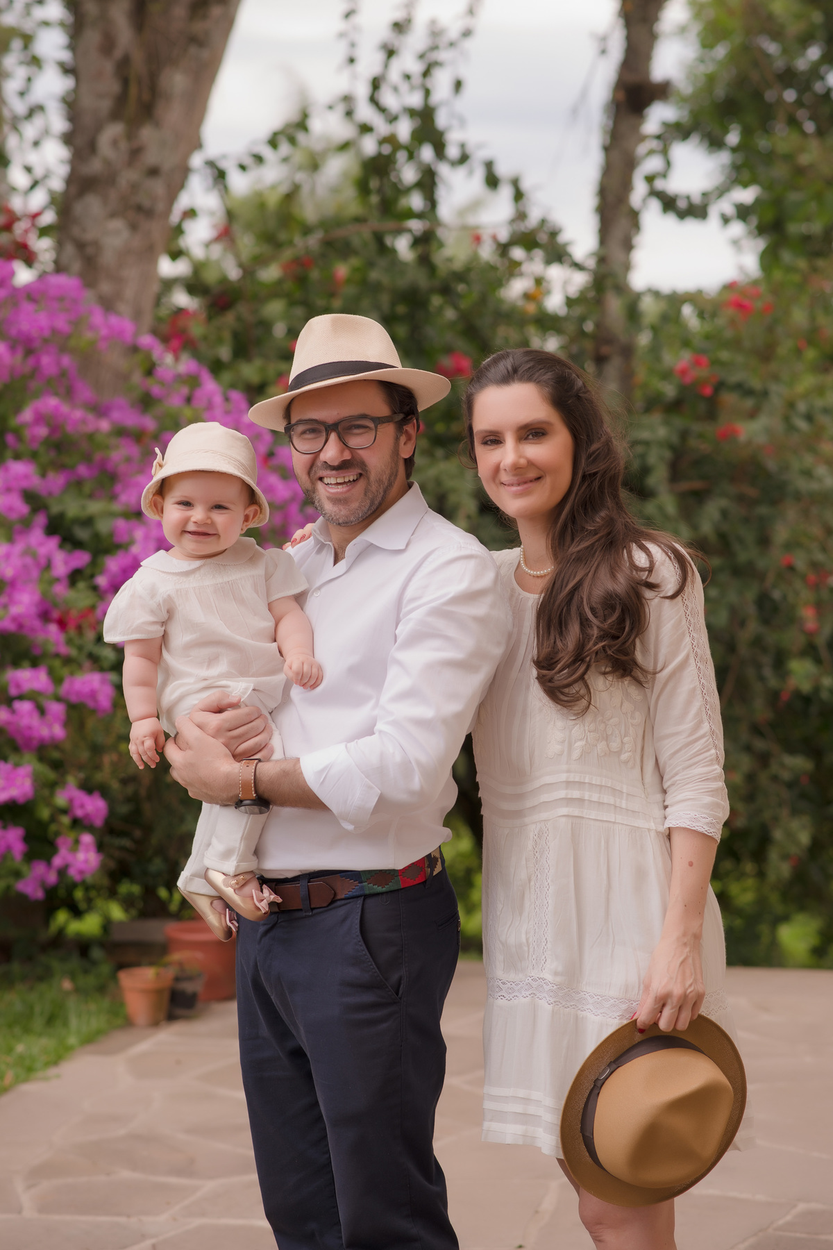 foto de bebe em caxias do sul fotografa morgana perini bebe e papai de chapeu 