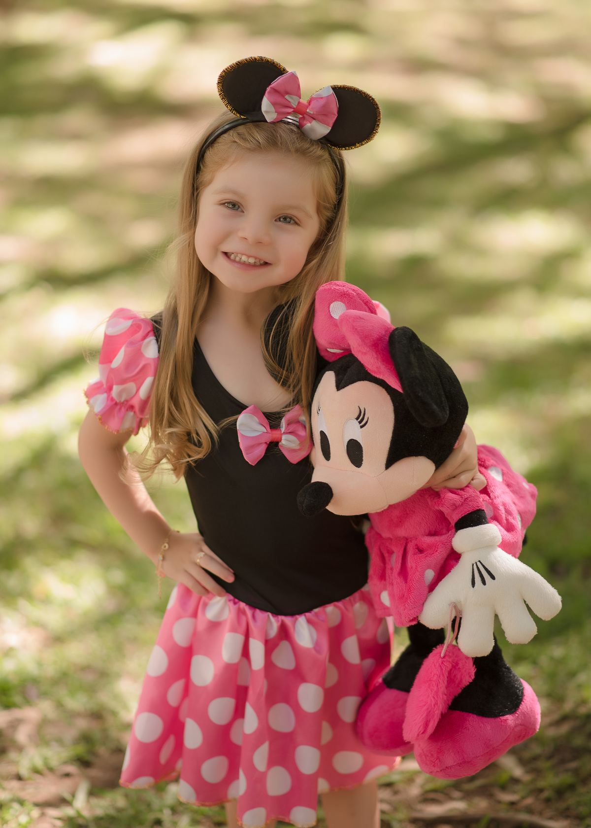 foto de criança em caxias do sul fotografa morgana perini menina vestida de minie