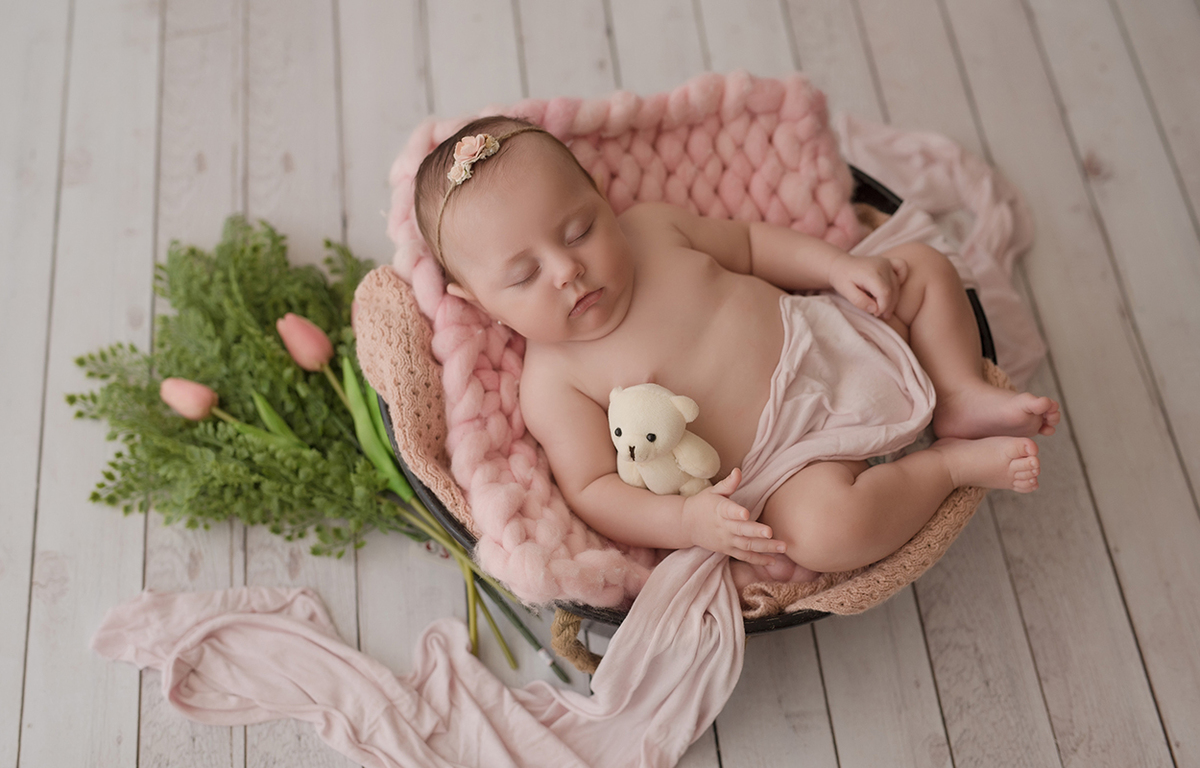 foto e bebe em caxias do sul fotografa morgana perini bebe dormindo roupa rosa