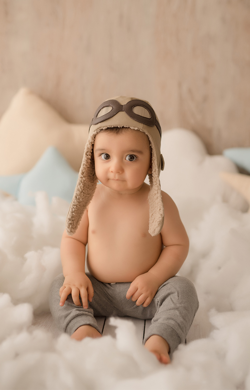 foto de bebe em caxias do sul fotografa morgana perini bebe com nuves e touca