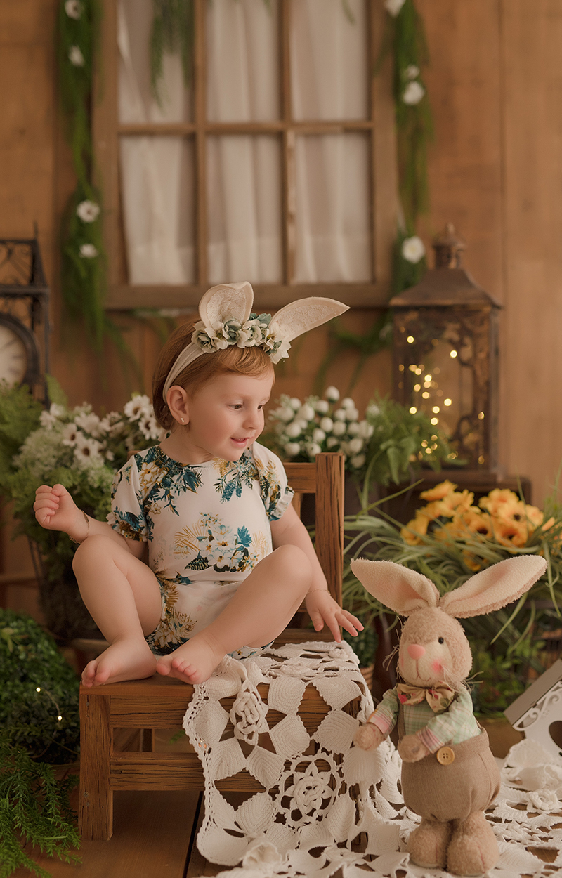 foto de bebe em caxias do sul fotografa morgana perini menina olhando para o lado