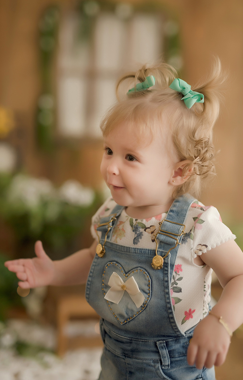 foto de bebe em caxias do sul fotografa morgana perini menina caminhando