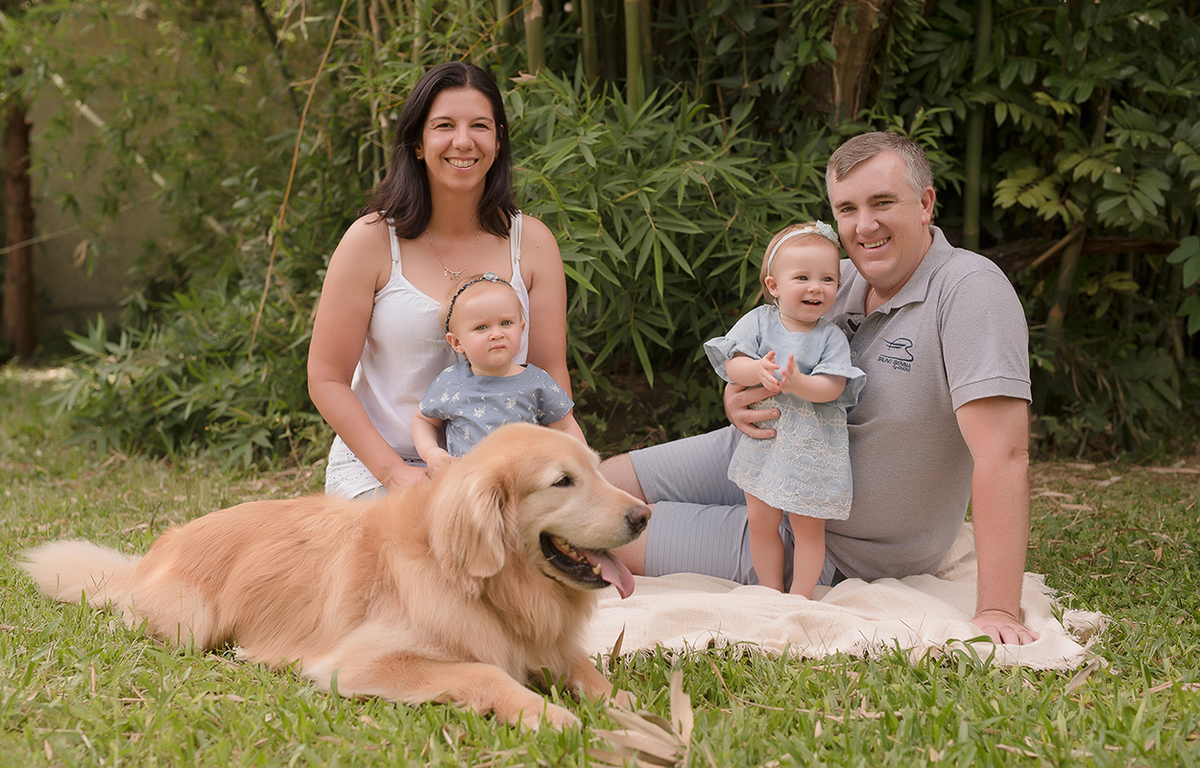 foto de gemeas em caxias do sul fotografa morgana perini pais com filhas