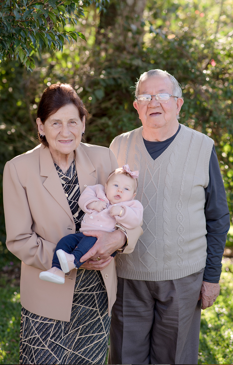 foto de bebe em caxias do sul fotografa morgana perini avos com bebe no colo