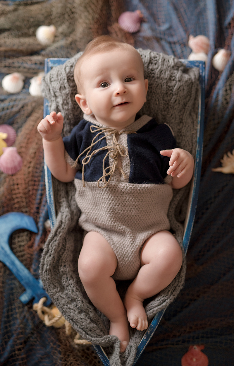 foto de familia em caxias do sul fotografa morgana perini bebe brincando no barquinho