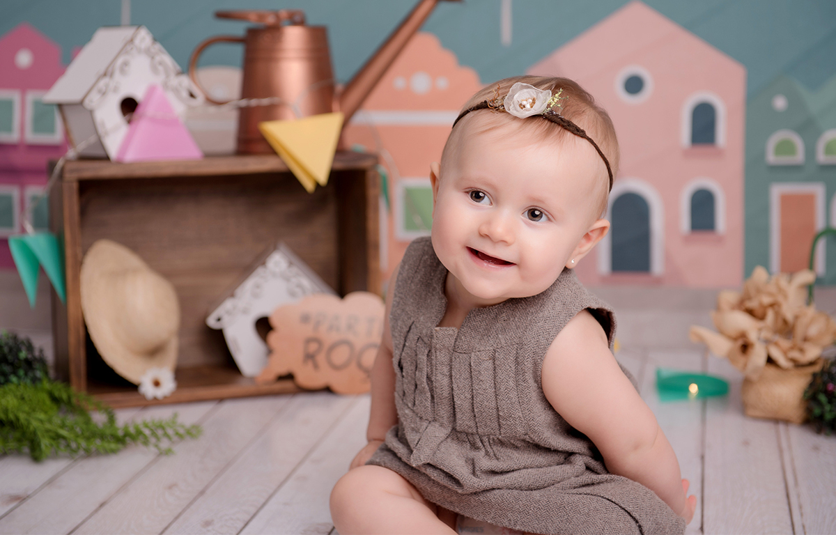 foto de bebe em caxias do sul fotografa morgana perini bebe com vestido marrom
