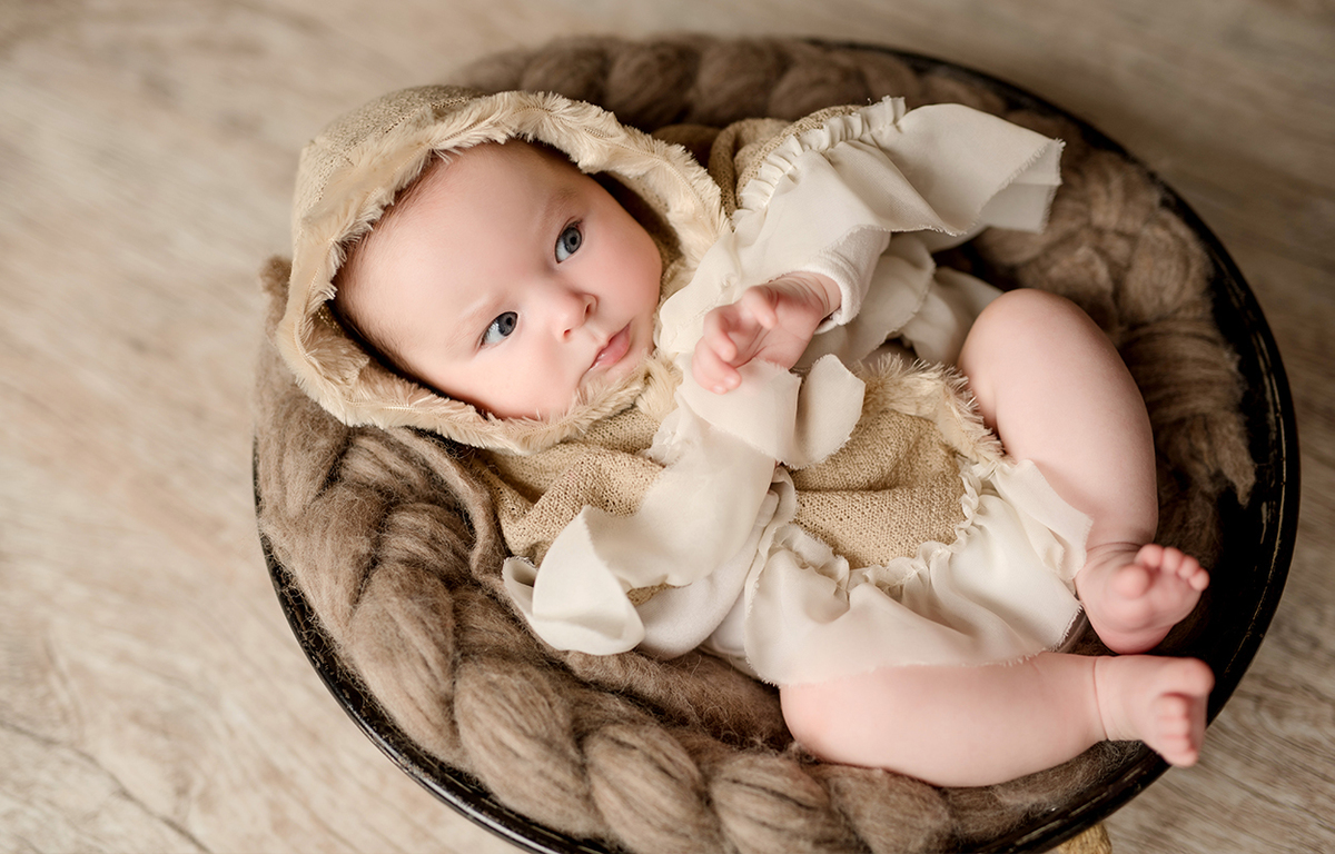 foto de bebe em caxias do sul fotografa morgana perini  bebe com carinha seria