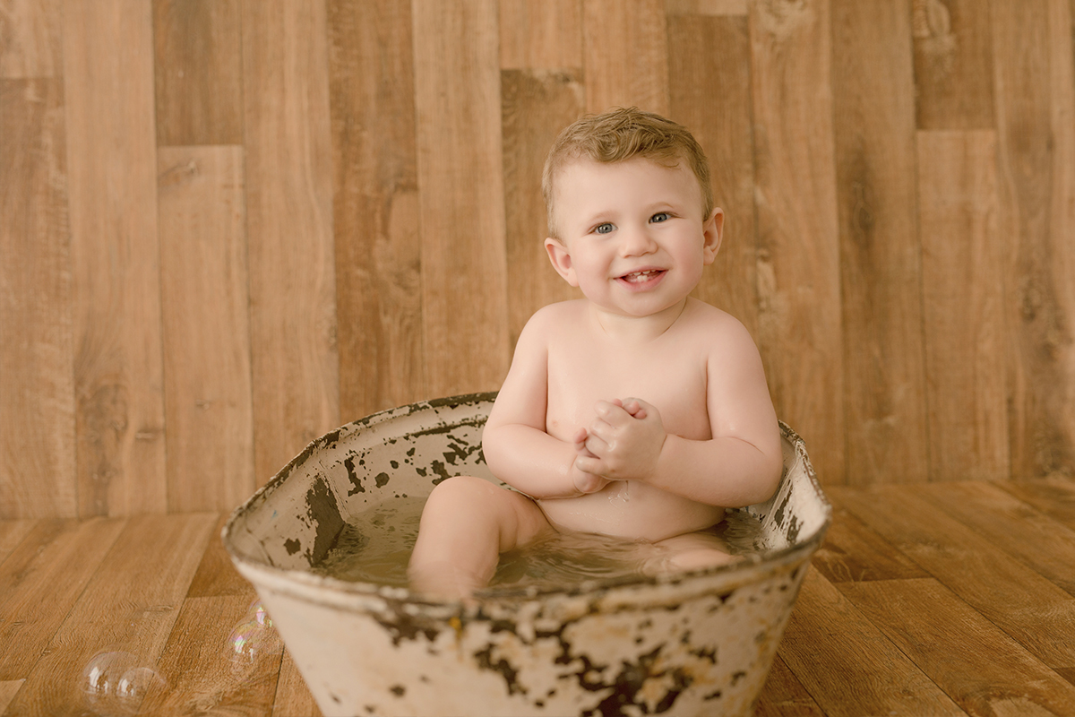 foto de bebe em caxias do sul fotografa morgana perini bebe dentro da banheira