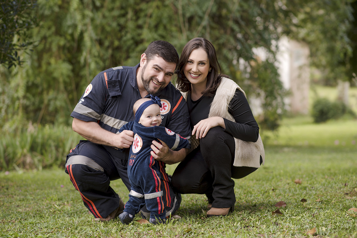 foto de bebe em caxias do sul fotografa morgana perini bebe com roupa do samu