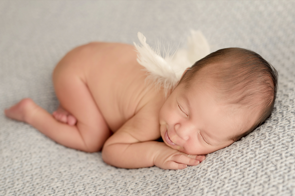 foto de bebe em caxias do sul fotografa morgana perini bebe com asas de anjo