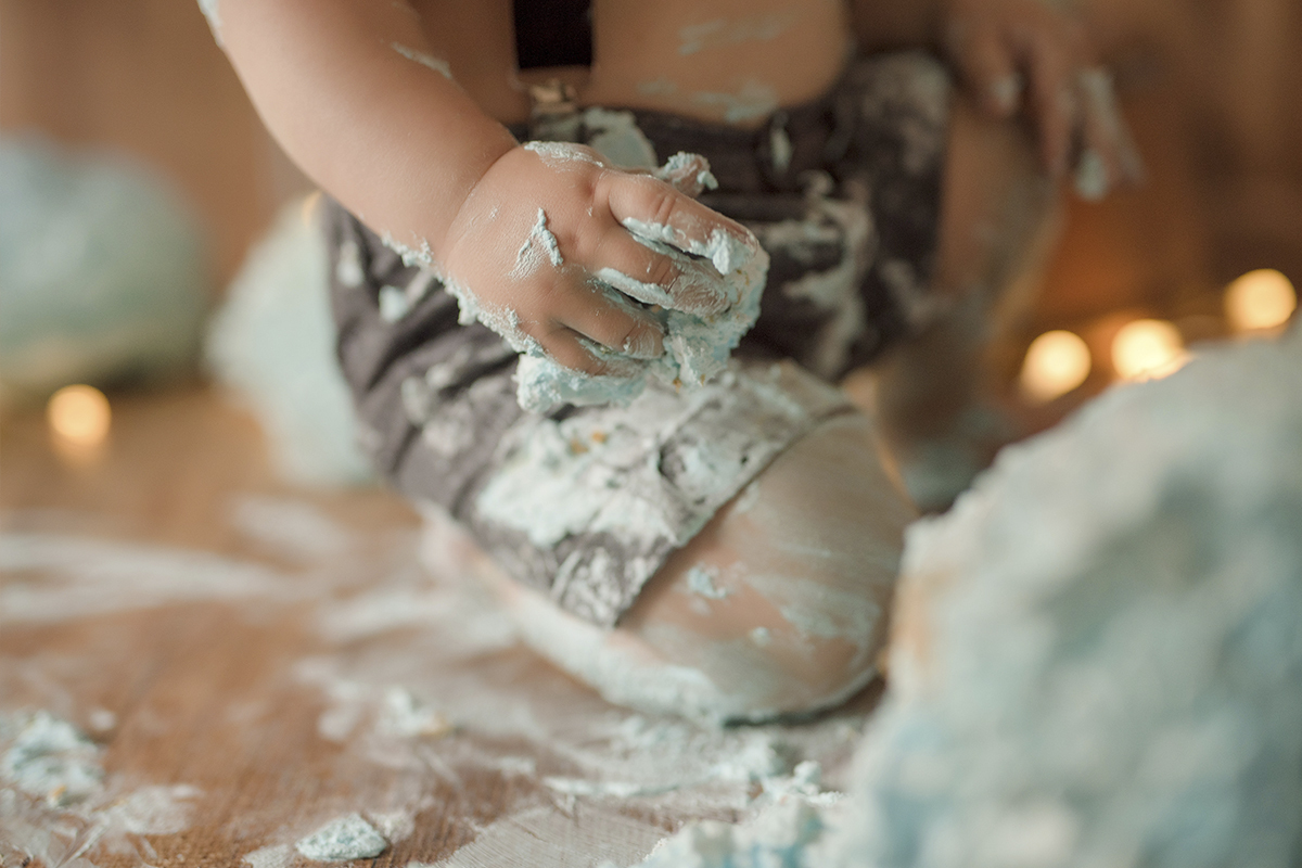 foto de bebe em caxias do sul fotografa morgana perini smash de bolo
