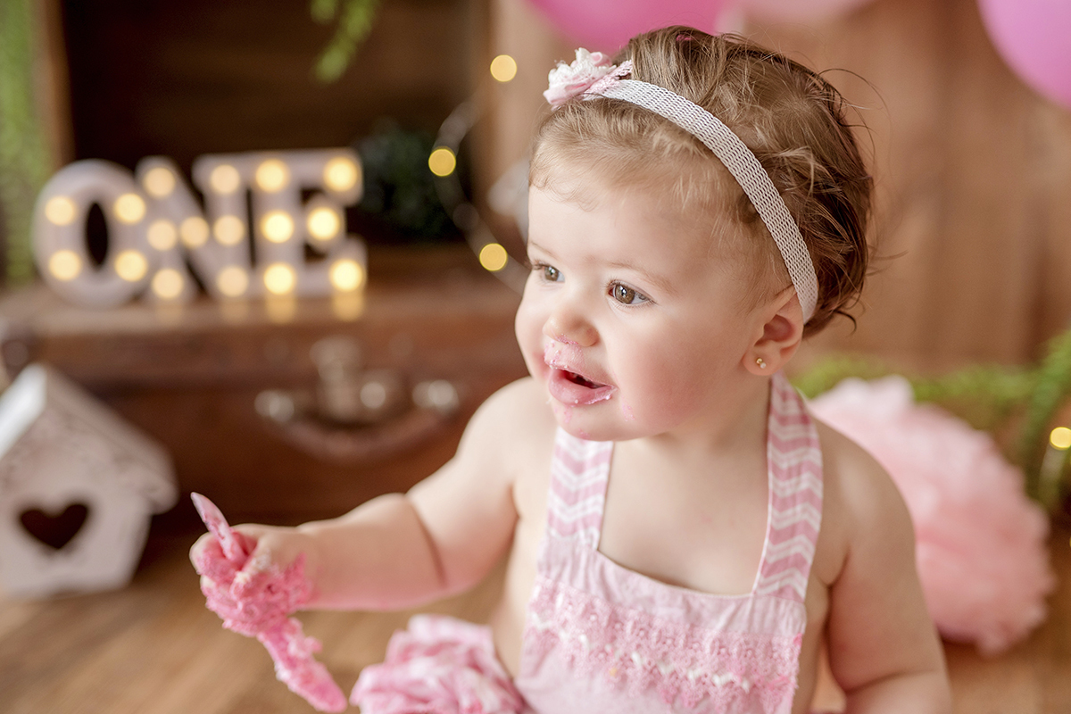 Foto de bebe em caxias do sul fotografa morgana perini menina de vestido rosa