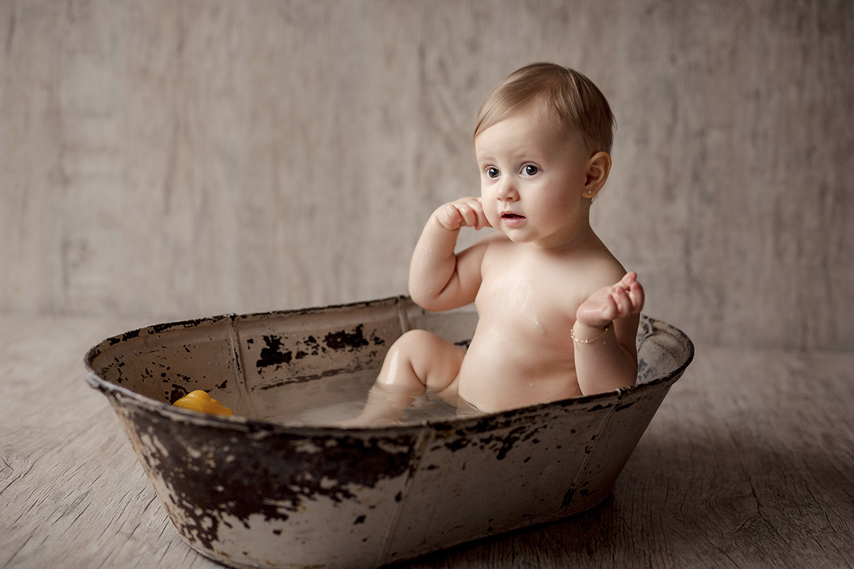 foto de criança em caxias do sul fotografa morgana perini banheira patinho criança
