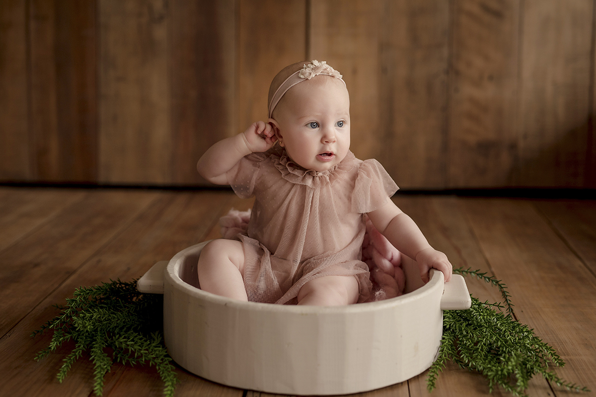 foto de bebe em caxias do sul fotografa morgana perini pegando orelha 