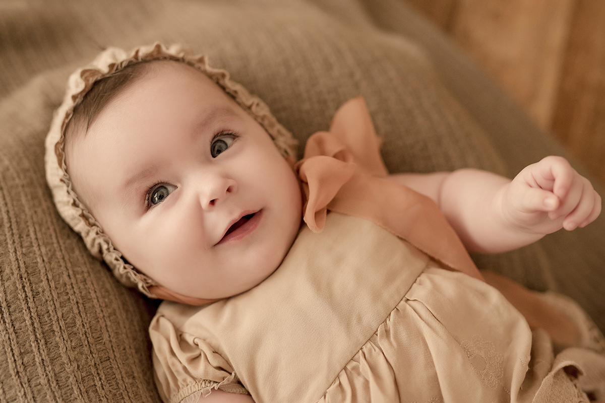 foto de bebe em caxias do sul fotografa morgana perini bebe touca bege