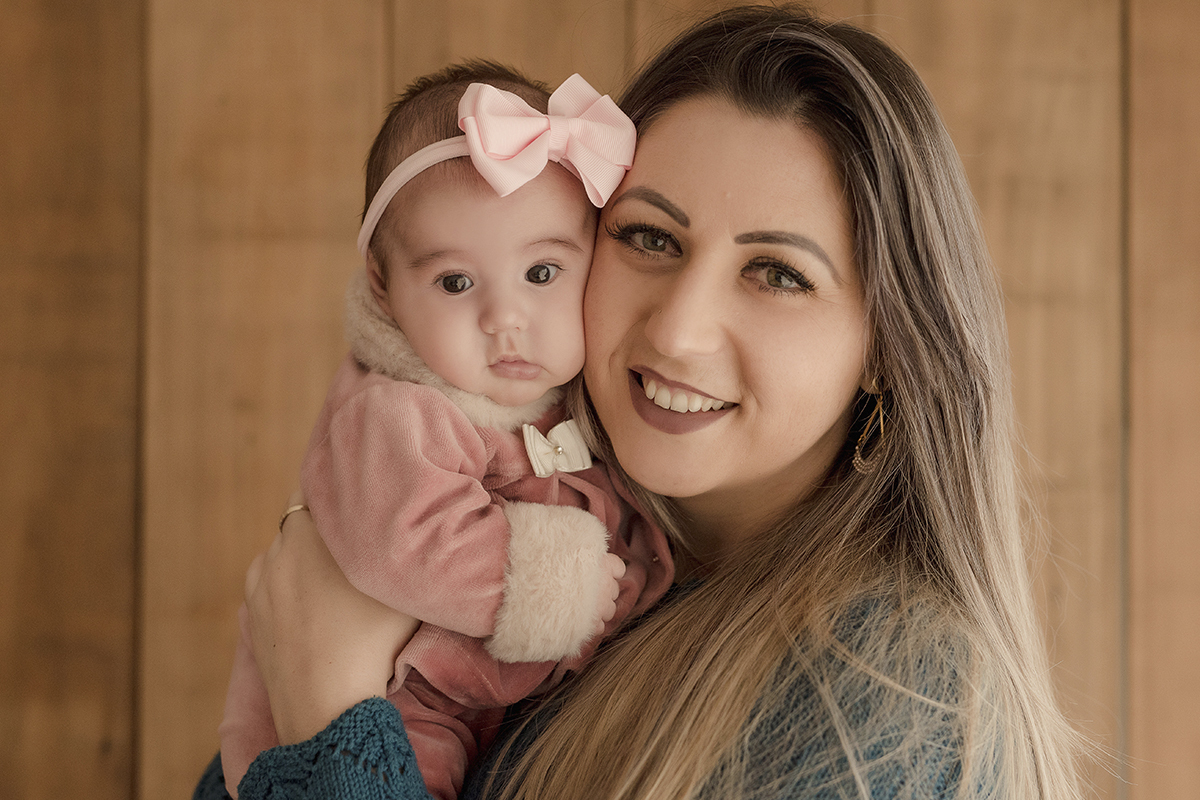 foto de bebe em caxias do sul fotografa morgana perini menina laco rosa