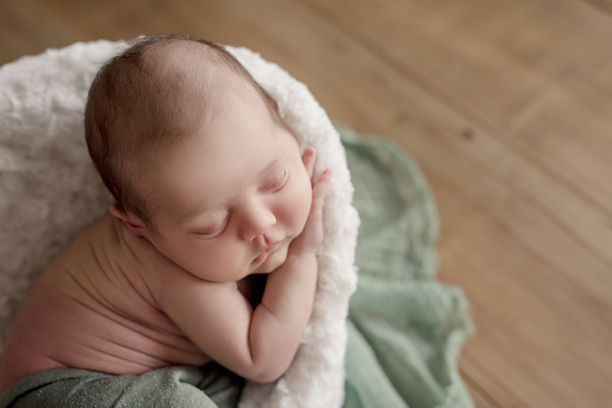 foto de bebe em caxias do sul fotografa morgana perini bebe branco verde